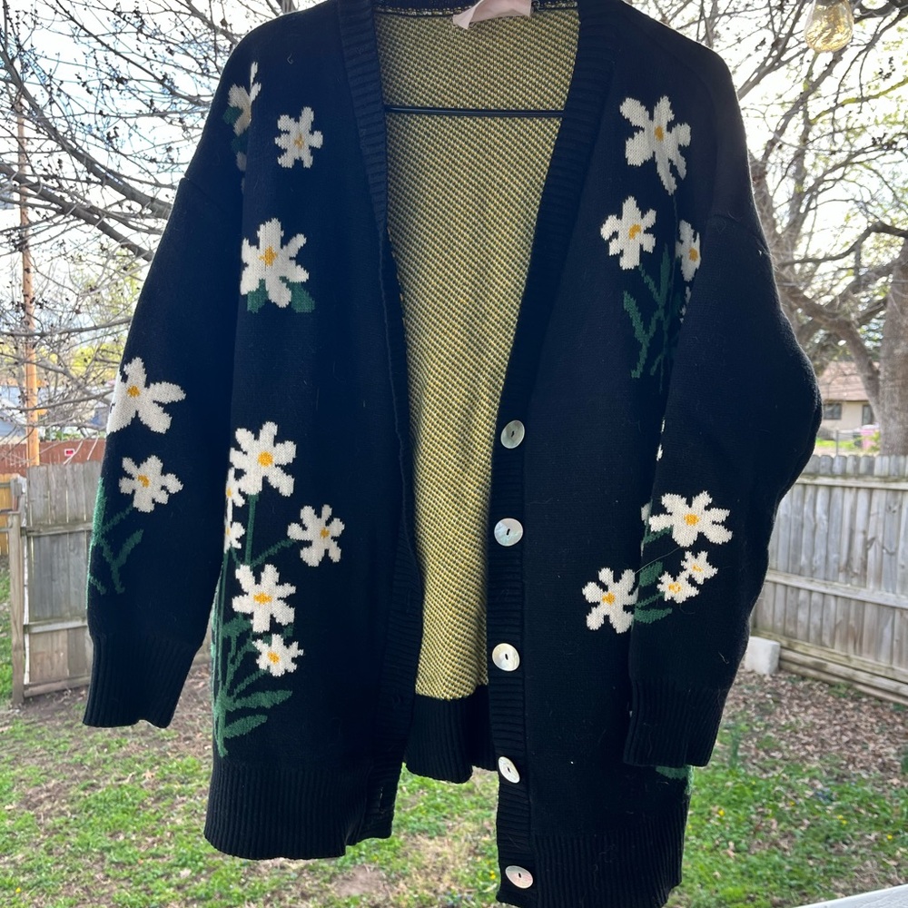 Ban.do Black and White Daisies Sweater